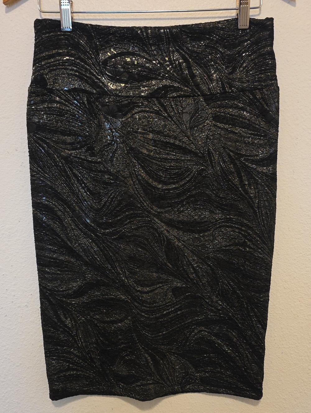 LuLaRoe Black & Black Gold Textured Pencil Skirt M